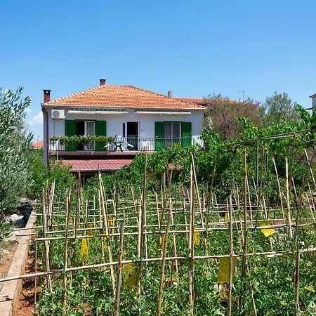 With Parking Space Kraj, Pasman - 8457 * Tkon